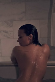 Demi Lovato Taking Cool Shower-03