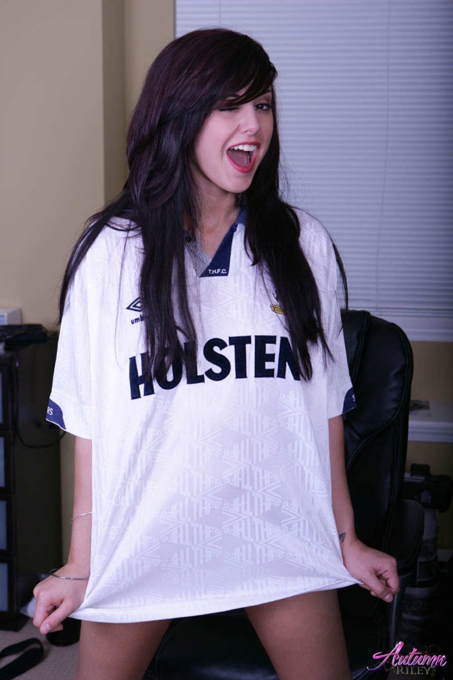 Closed Eyes Opened Lips 13