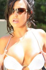Mariah In Hot Bikini-03