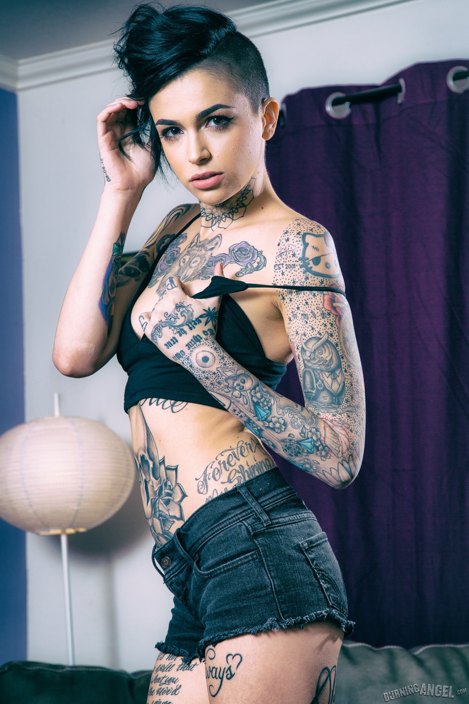Inked Stunner Leigh Raven 00