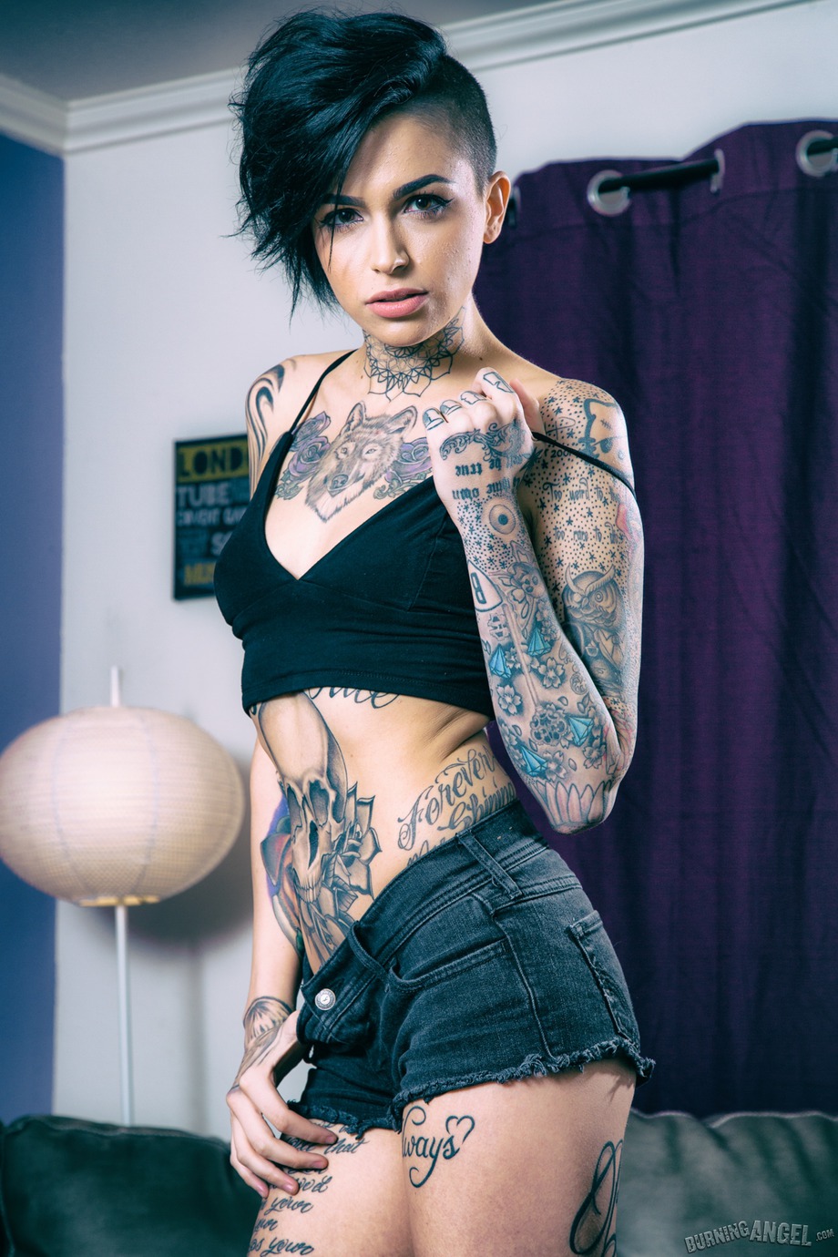 Inked Stunner Leigh Raven 01
