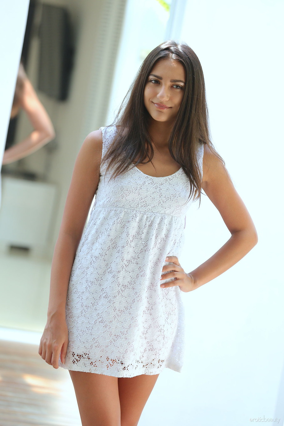 Sexy And Lovely Brunette Teen Cira Nerri 02