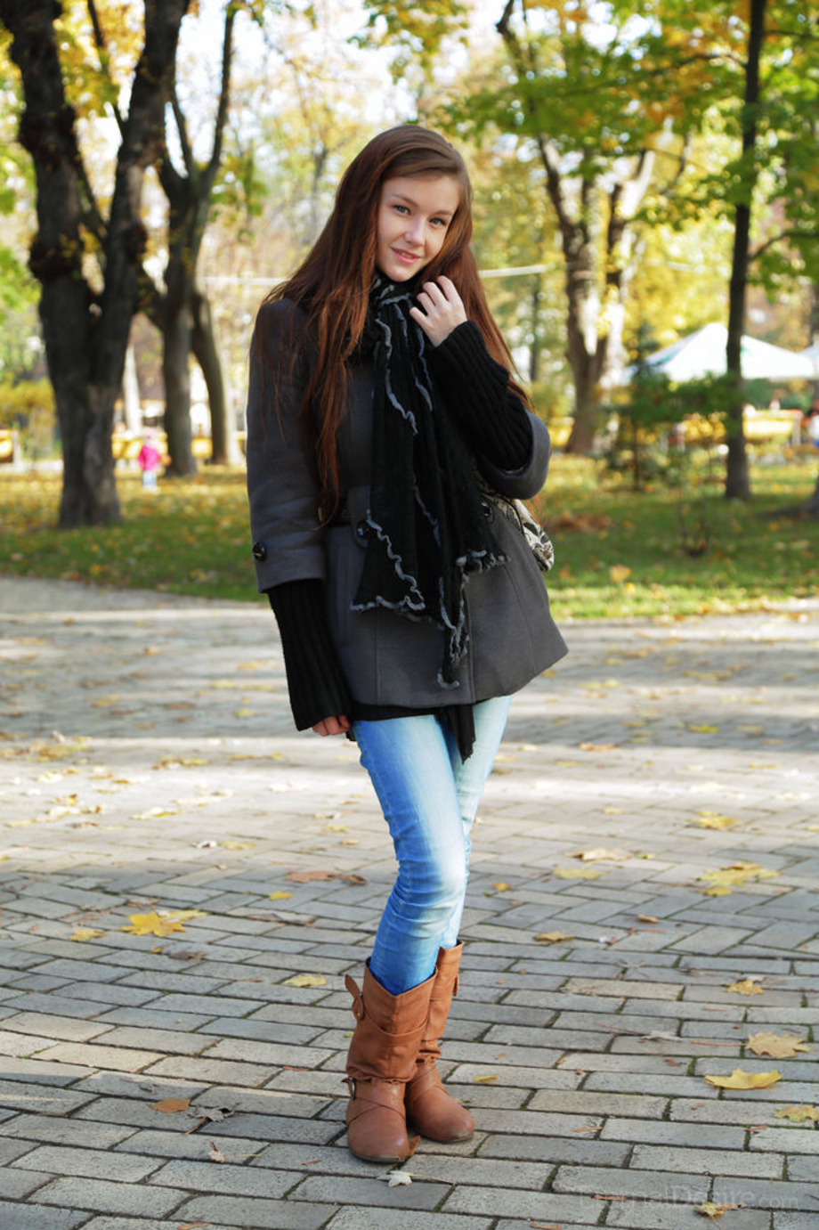 Emily Bloom  - Rojo 04