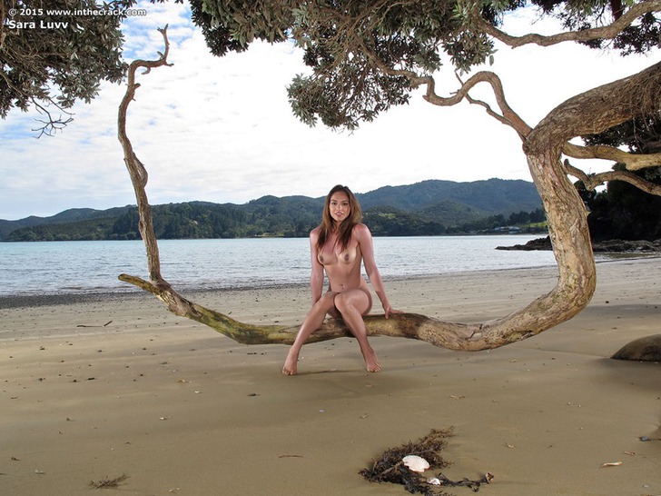 Sara Luvv On The Beach 12