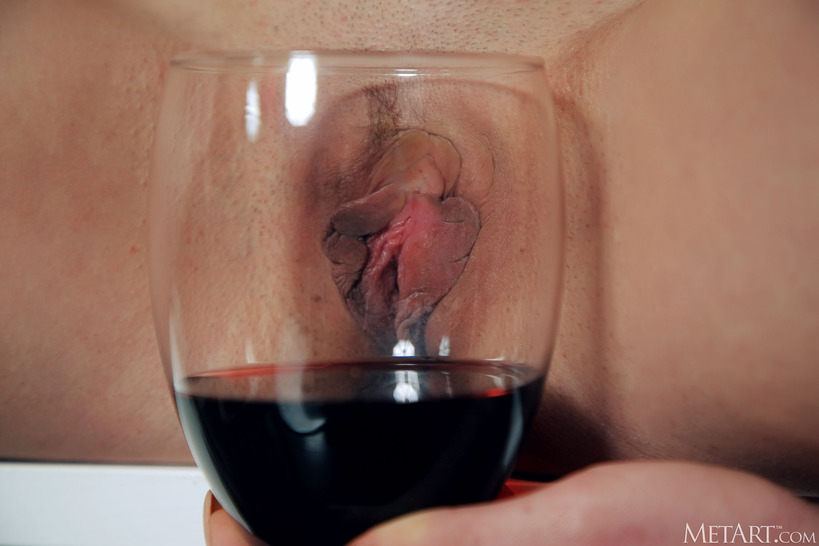 Red on Red Wine 06
