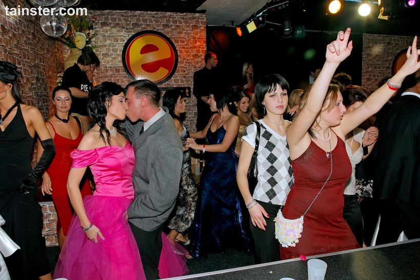 What A Wedding Party 08