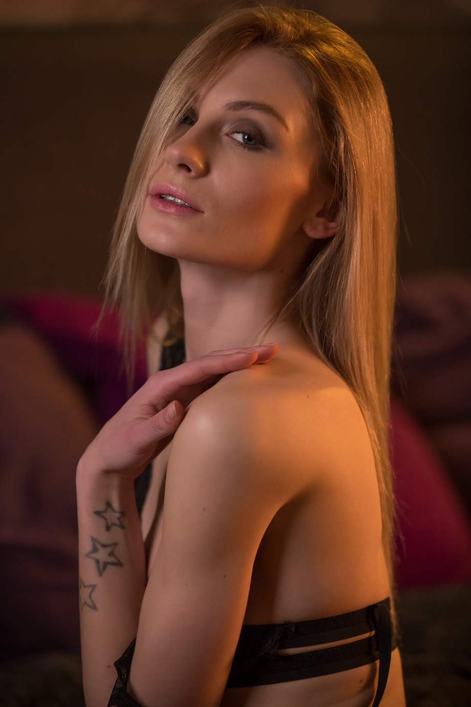 CELIA IN BEDROOM TEMPTRESS 00