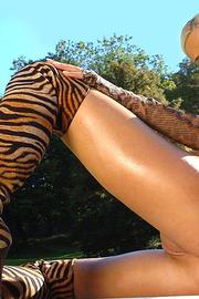 Fantastic Kathy Lee Posing Naked Outdoor-14