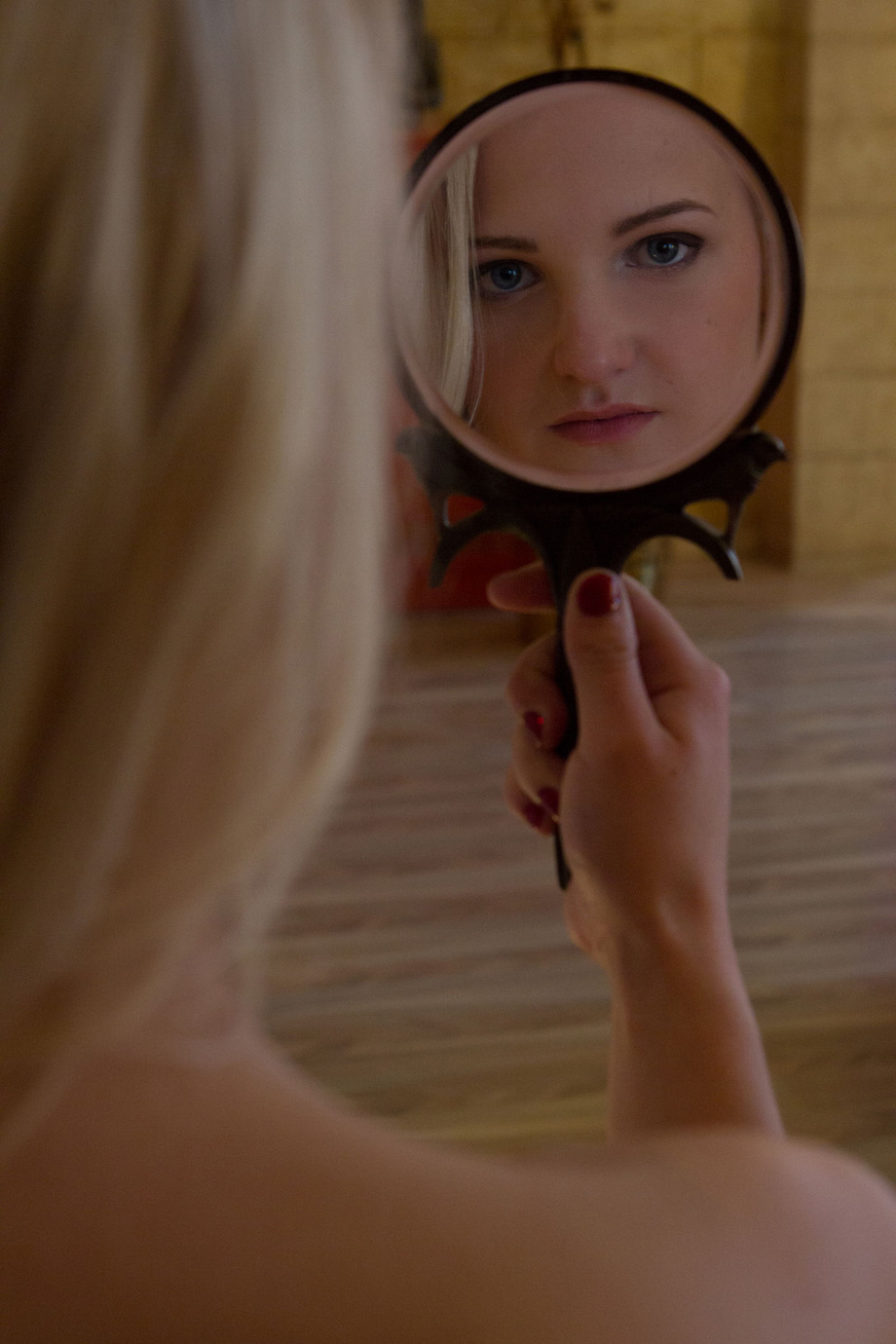 Blonde Teen Kira Me 01