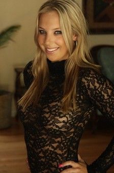 Lauren Loses Her Top