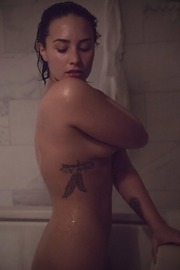 Demi Lovato Taking Cool Shower-04