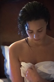 Demi Lovato Taking Cool Shower-08