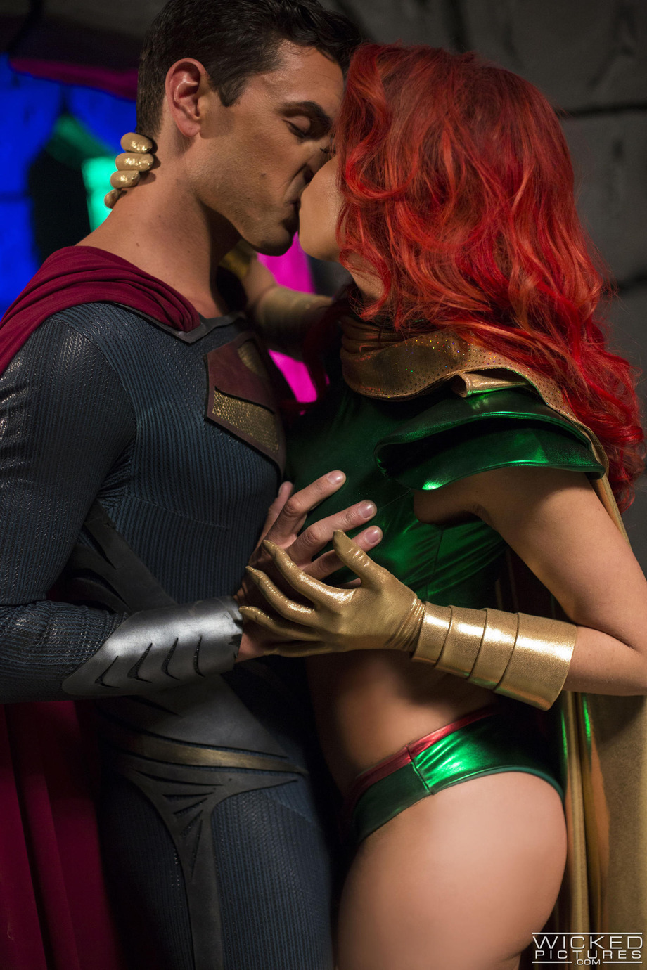 Britney Amber Sucking In Hot Costume 00